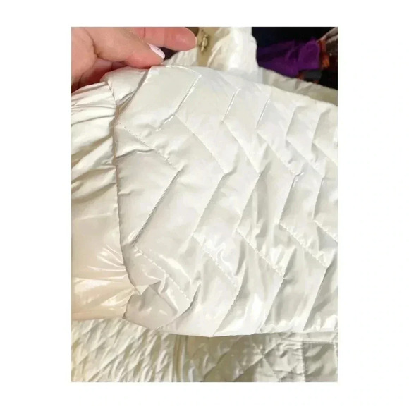 Bernardo Mixed Quilted Light Weight Jacket - Picture 4 of 10